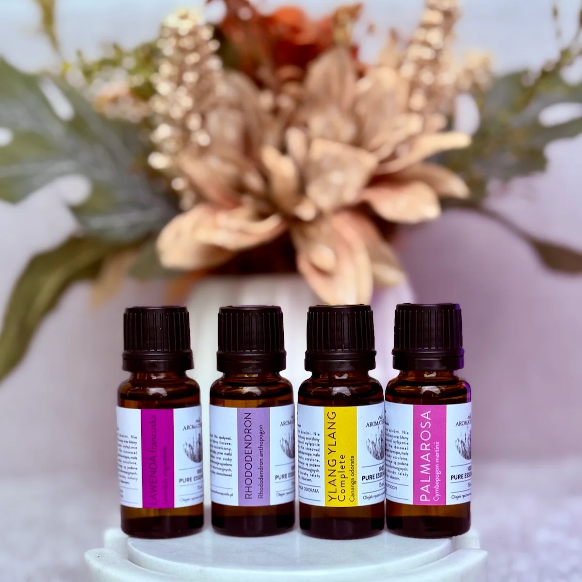 Kwiatowa Harmonia Zestaw 4 100% naturalnych olejków eterycznych AromatherapyOils – Lawenda francuska, Rhododendron, Ylang Ylang i Palmarosa.